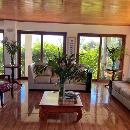 Teanehi Bed & Breakfast Hanga Roa Bagian luar foto