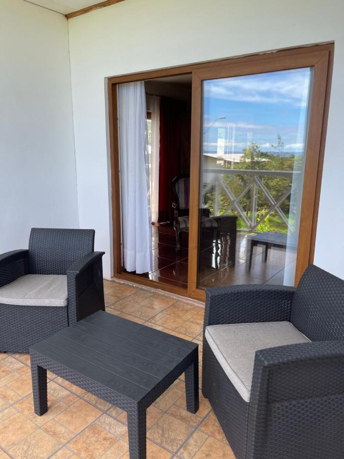 Teanehi Bed & Breakfast Hanga Roa Bagian luar foto