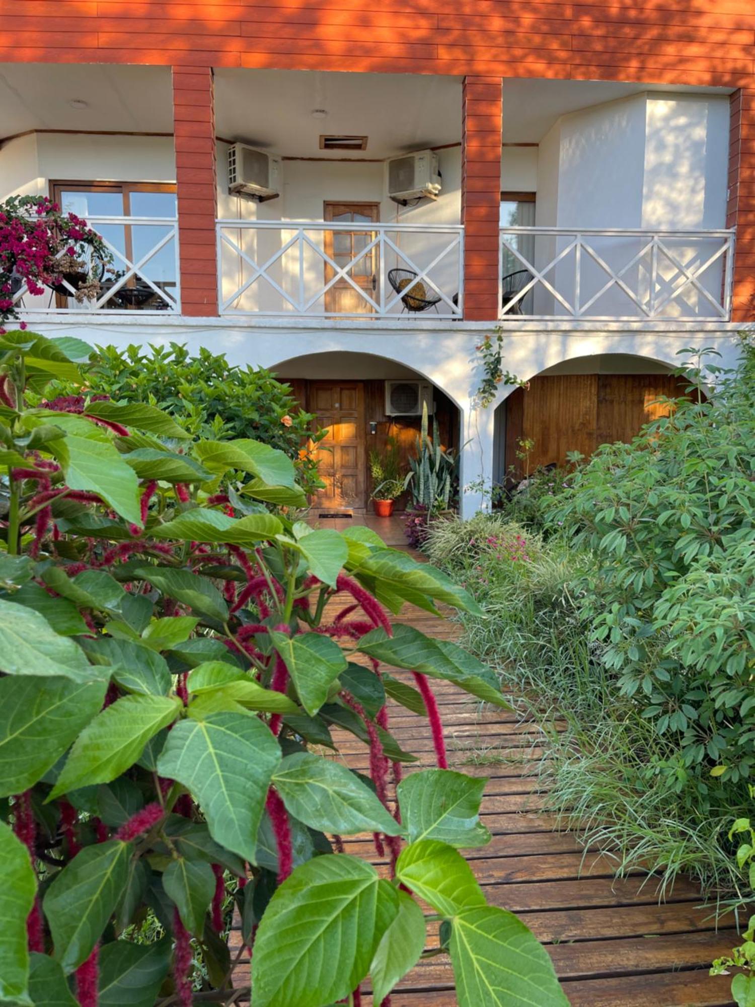Teanehi Bed & Breakfast Hanga Roa Bagian luar foto