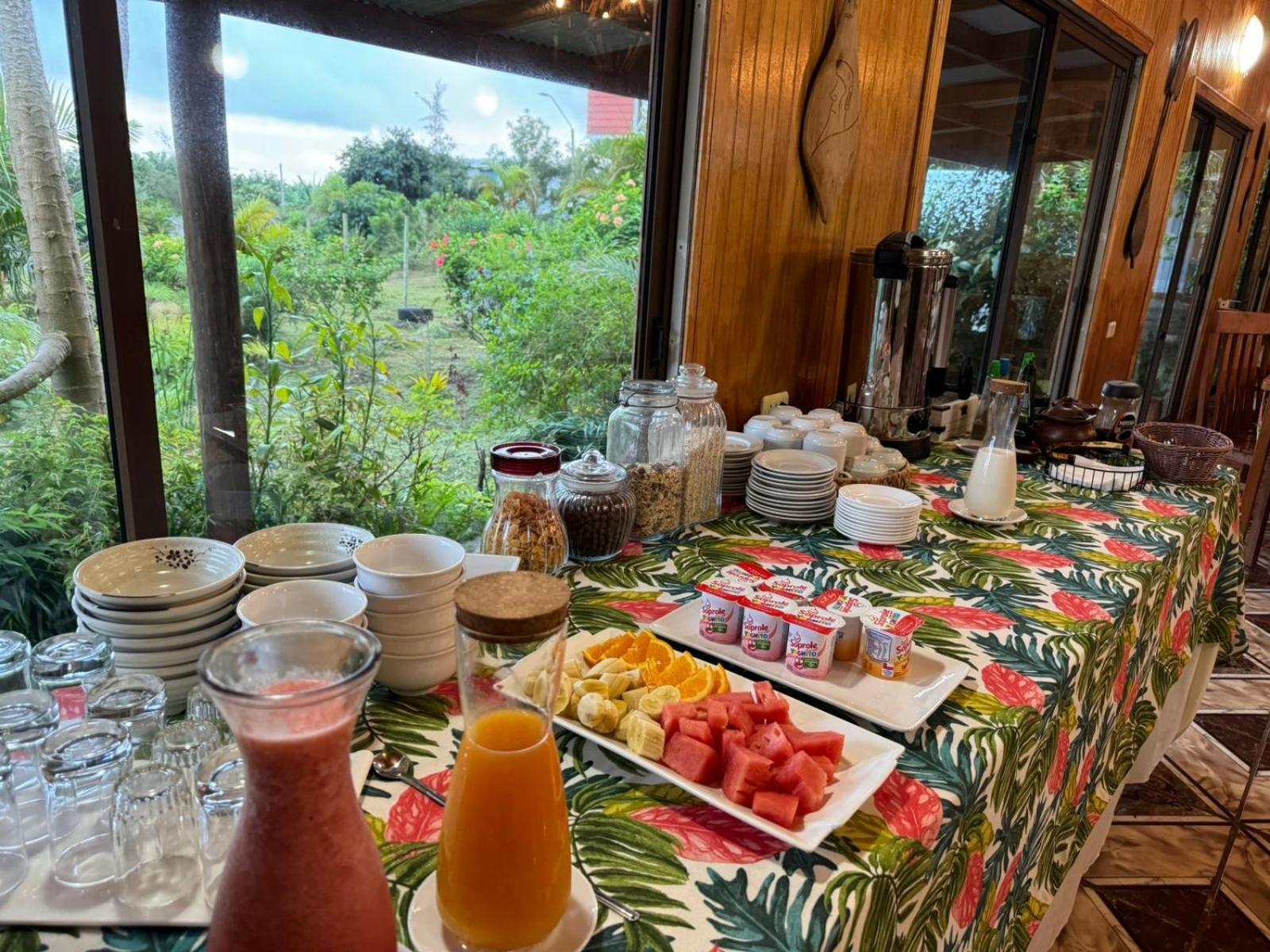 Teanehi Bed & Breakfast Hanga Roa Bagian luar foto