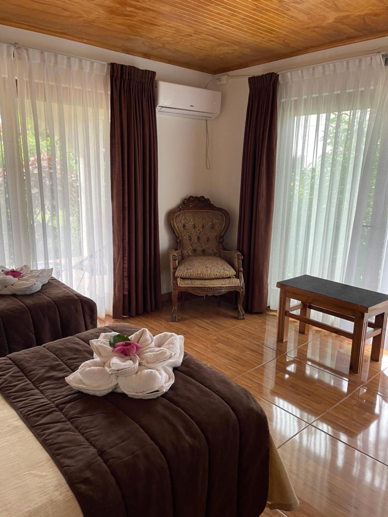 Teanehi Bed & Breakfast Hanga Roa Bagian luar foto