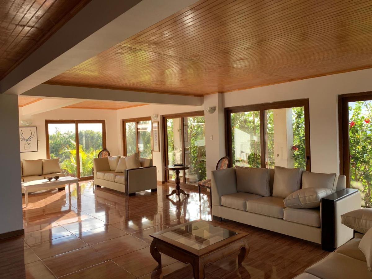 Teanehi Bed & Breakfast Hanga Roa Bagian luar foto