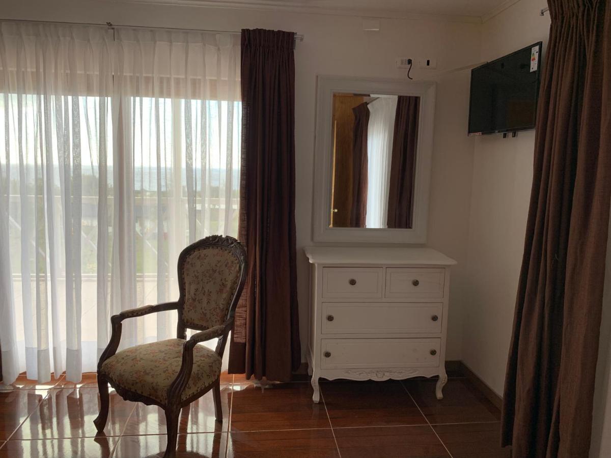 Teanehi Bed & Breakfast Hanga Roa Bagian luar foto