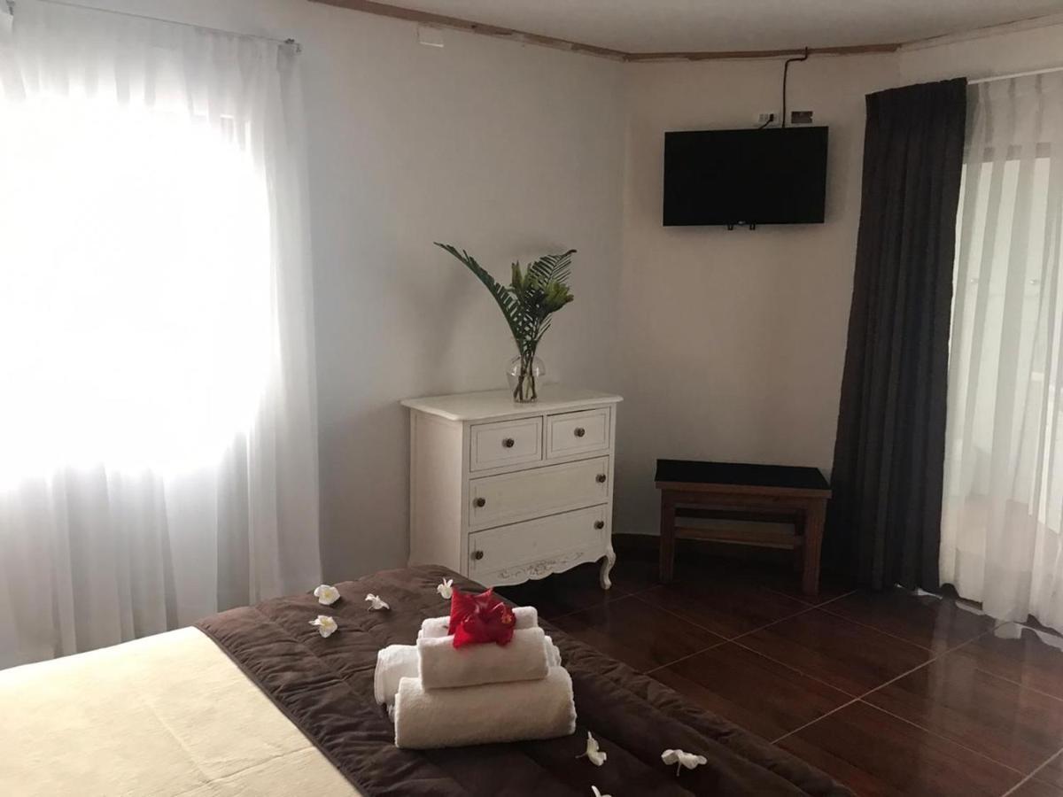 Teanehi Bed & Breakfast Hanga Roa Bagian luar foto